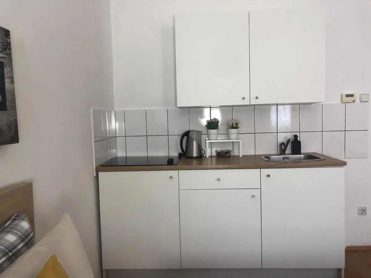 New, Bright Apartment Near The Metro! Vienna