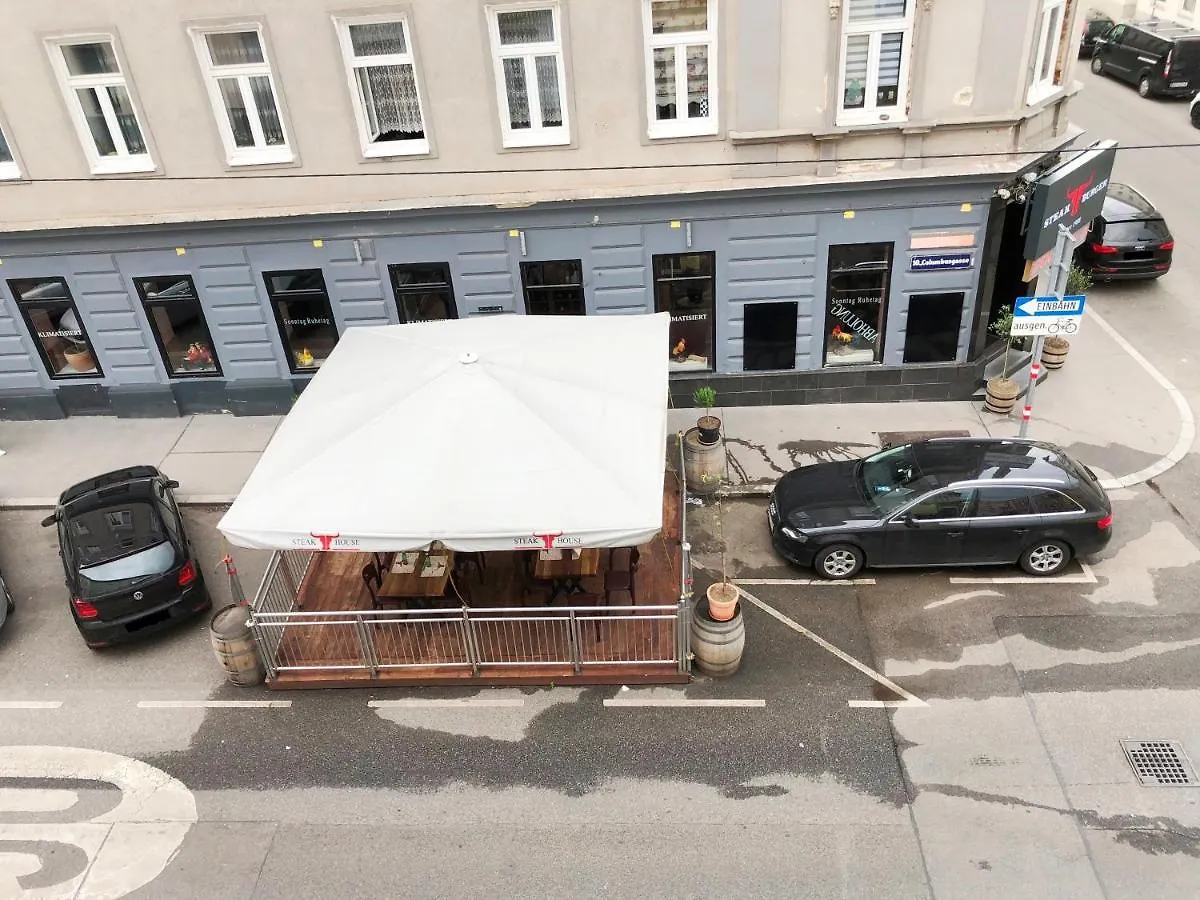 New, Bright Apartment Near The Metro! Vienna 0*,